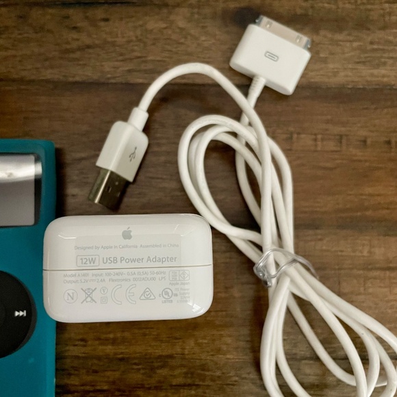 Apple iPod Nano 1st Gen (Black) with original charger - Picture 4 of 8